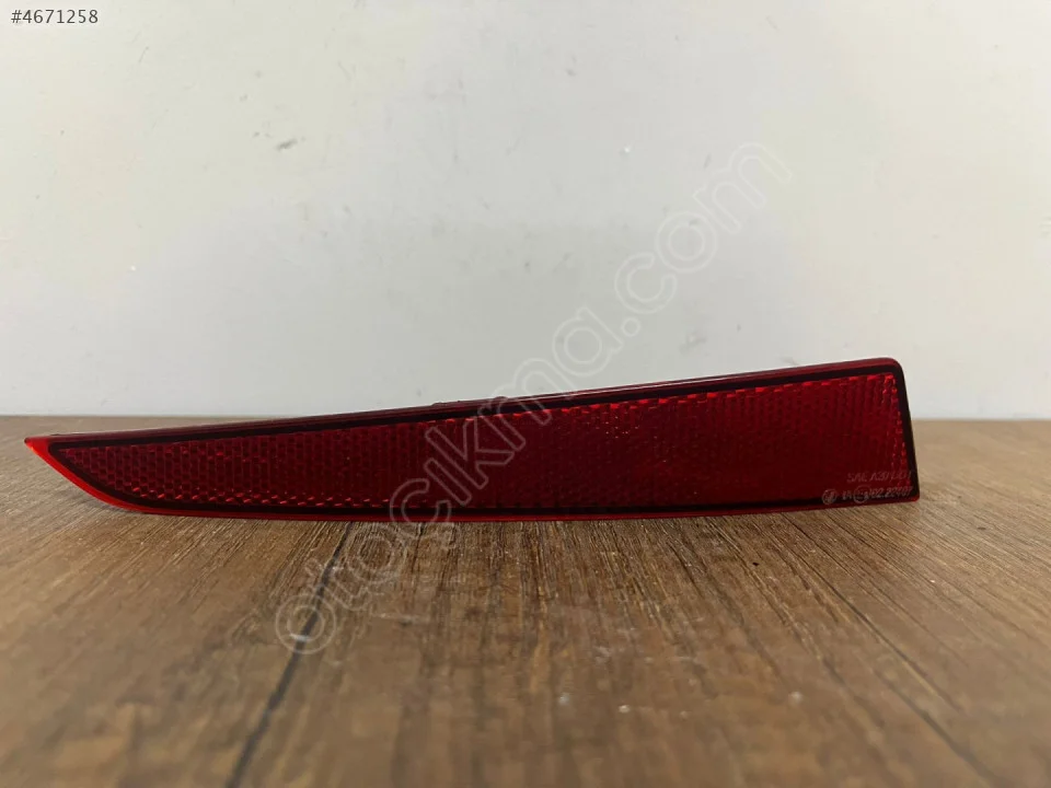 SKODA FABİA ARKA SOL REFLEKTÖR ORJİNAL 6VE945105