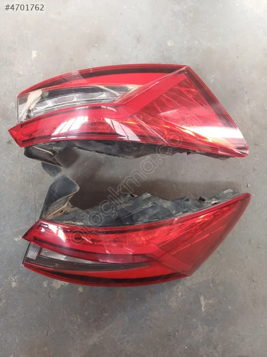 Skoda Kodiaq Sağ Sol Arka Dış Stop Lambası