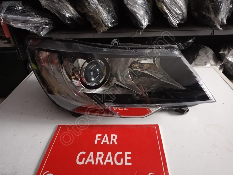 Skoda Superb B Sağ Far