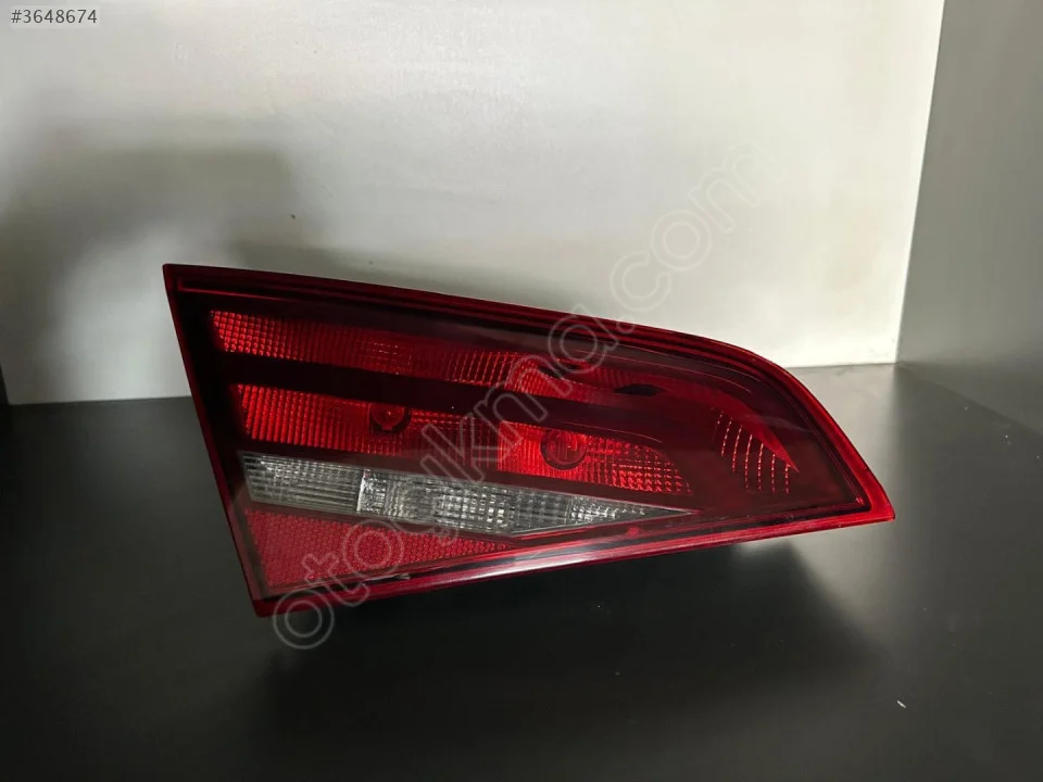Sol İç Stop Lambası Audi A3 Hatchback 2013-2016 8V4945093