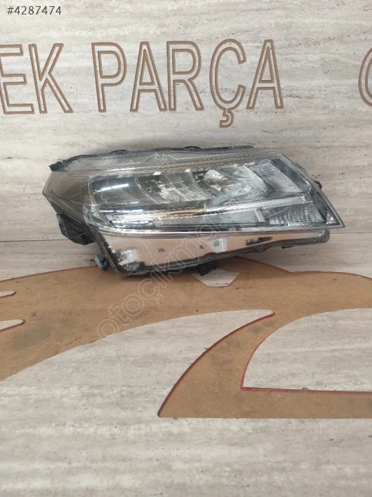 SUZUKİ GRAND VİTARA SAĞ FAR