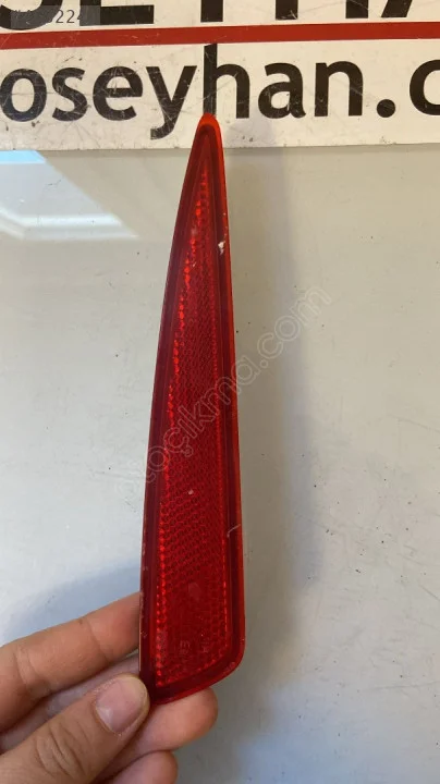 toyota auris 2012 arka tampon sol reflektörü reflektör