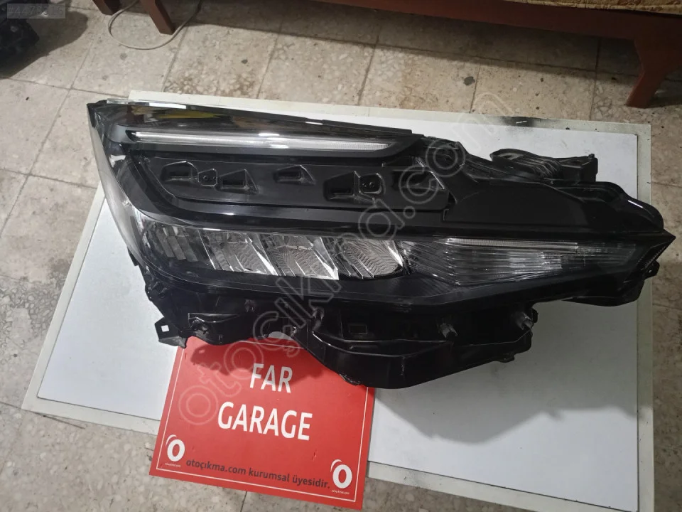 TOYOTA C- HR SAG FAR FULLET