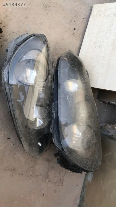 Volkswagen Golf 6 Sağ Sol Far