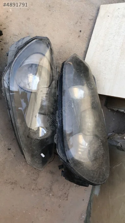 Volkswagen Golf 6 Sağ Sol Far