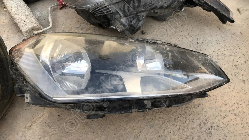 Volkswagen Golf 7 Sağ Far