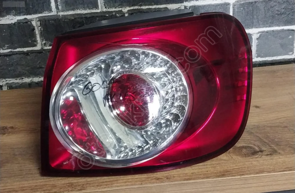 Volkswagen Golf V Plus Sağ Arka Stop Lambası 5M0945096