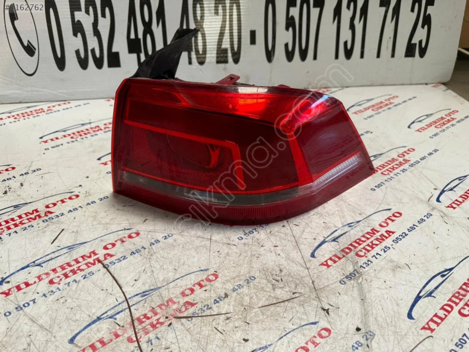 VOLKSWAGEN PASSAT B7 SAĞ ARKA STOP