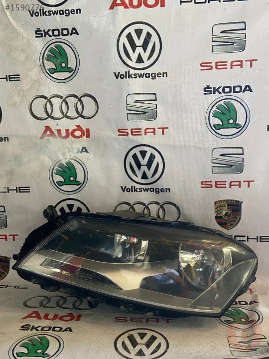 VOLKSWAGEN PASSAT B7 SOL ÖN FAR ORJİNAL ÇIKMA PARÇA