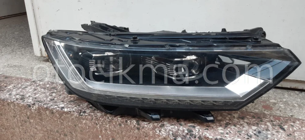VOLKSWAGEN PASSAT SAĞ FAR VE PASSAT TÜM ÇIKMA PARÇALAR