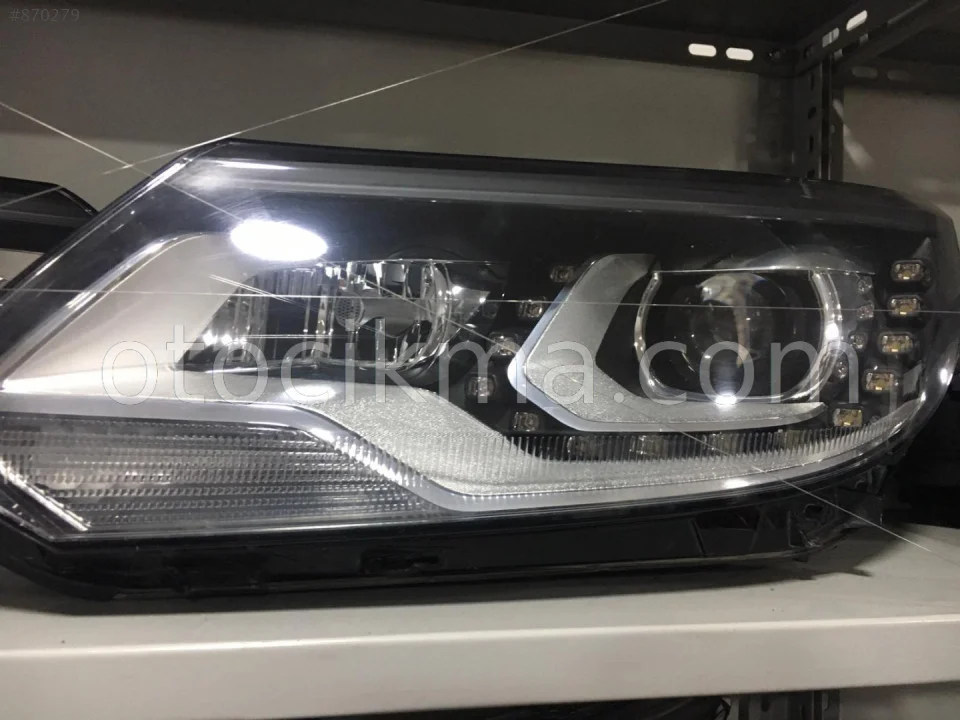 VOLKSWAGEN TİGUAN ORTA SOL FAR VE TÜM ÇIKMA PARÇALAR