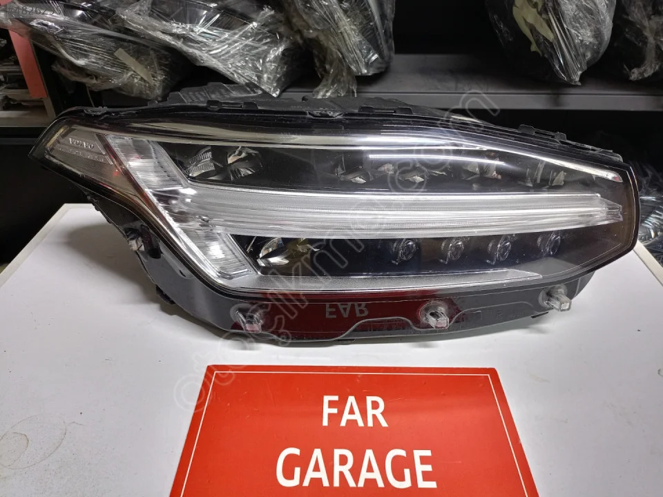 VOLVO XC 90 SAG FAR TEK BEYİNLİ