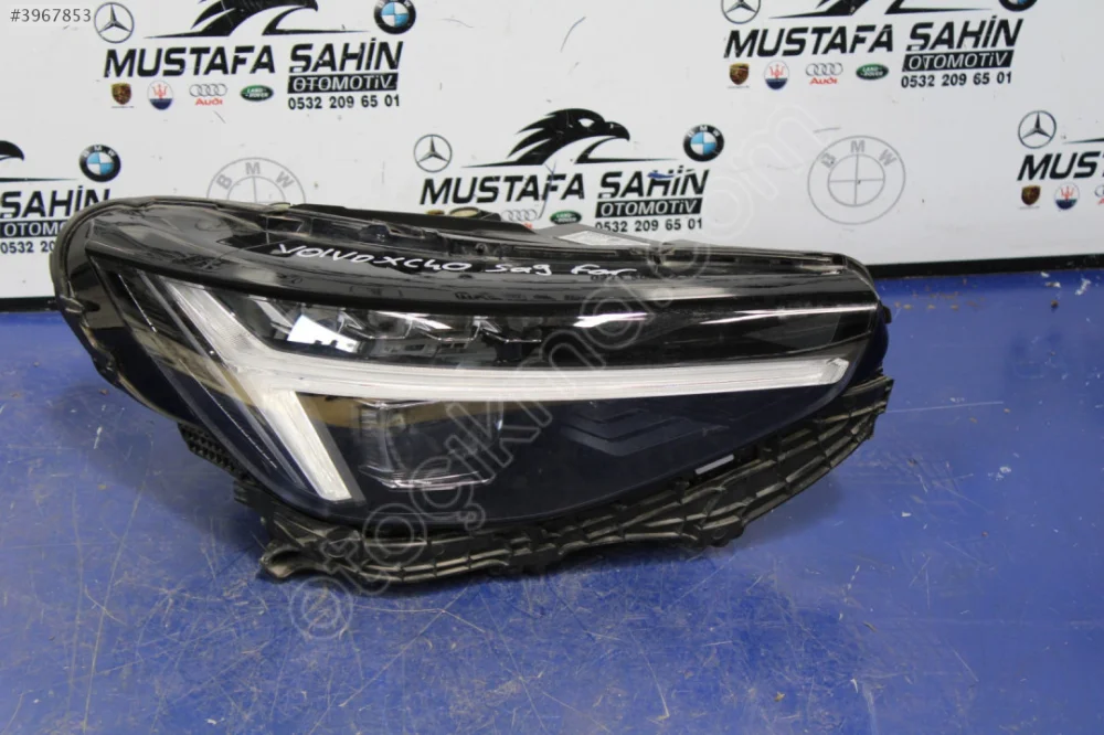 VOLVO XC40 SAĞ ÖN FAR 32392325