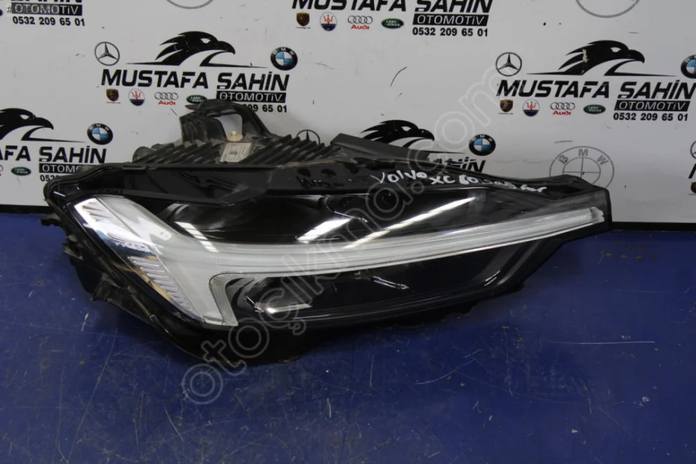 VOLVO XC60 SAĞ ÖN FAR 32337383