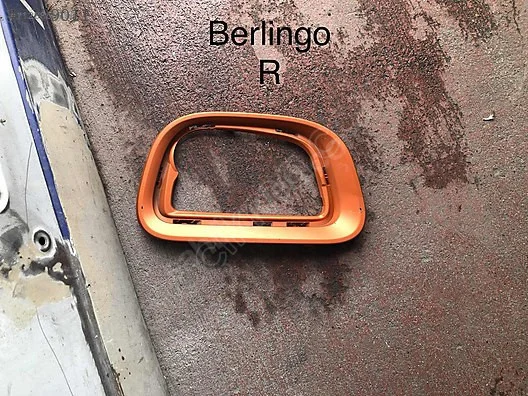 Yeni kasa Berlingo sağ sis kapağı çıtası çıkma ORJİNAL